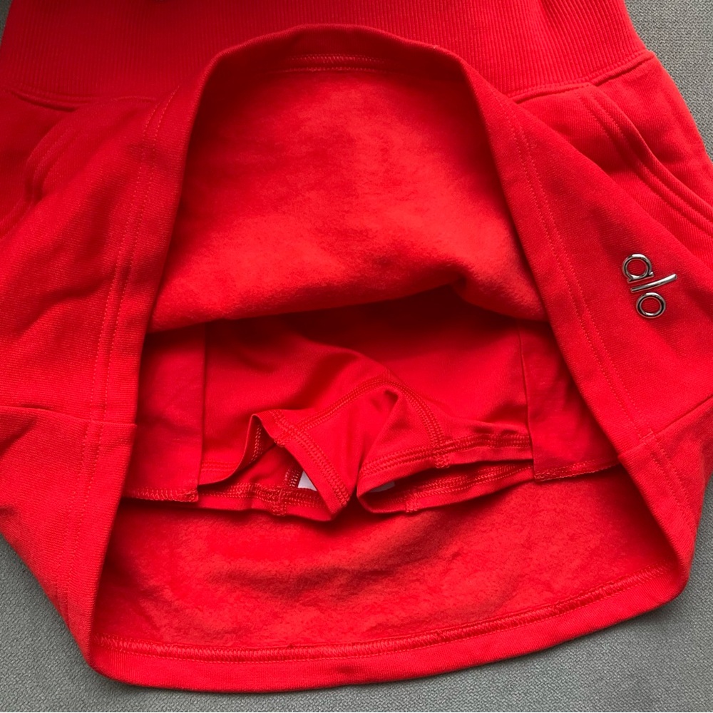 Alo Yoga Accolade Skirt Bright Red XXS - Picture 8 of 9